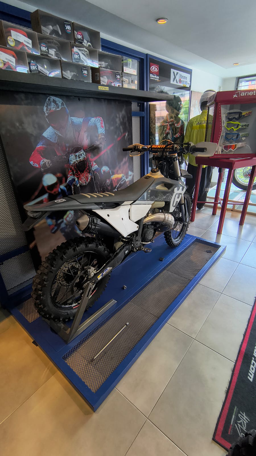 HUSQVARNA 300PRO 2025
