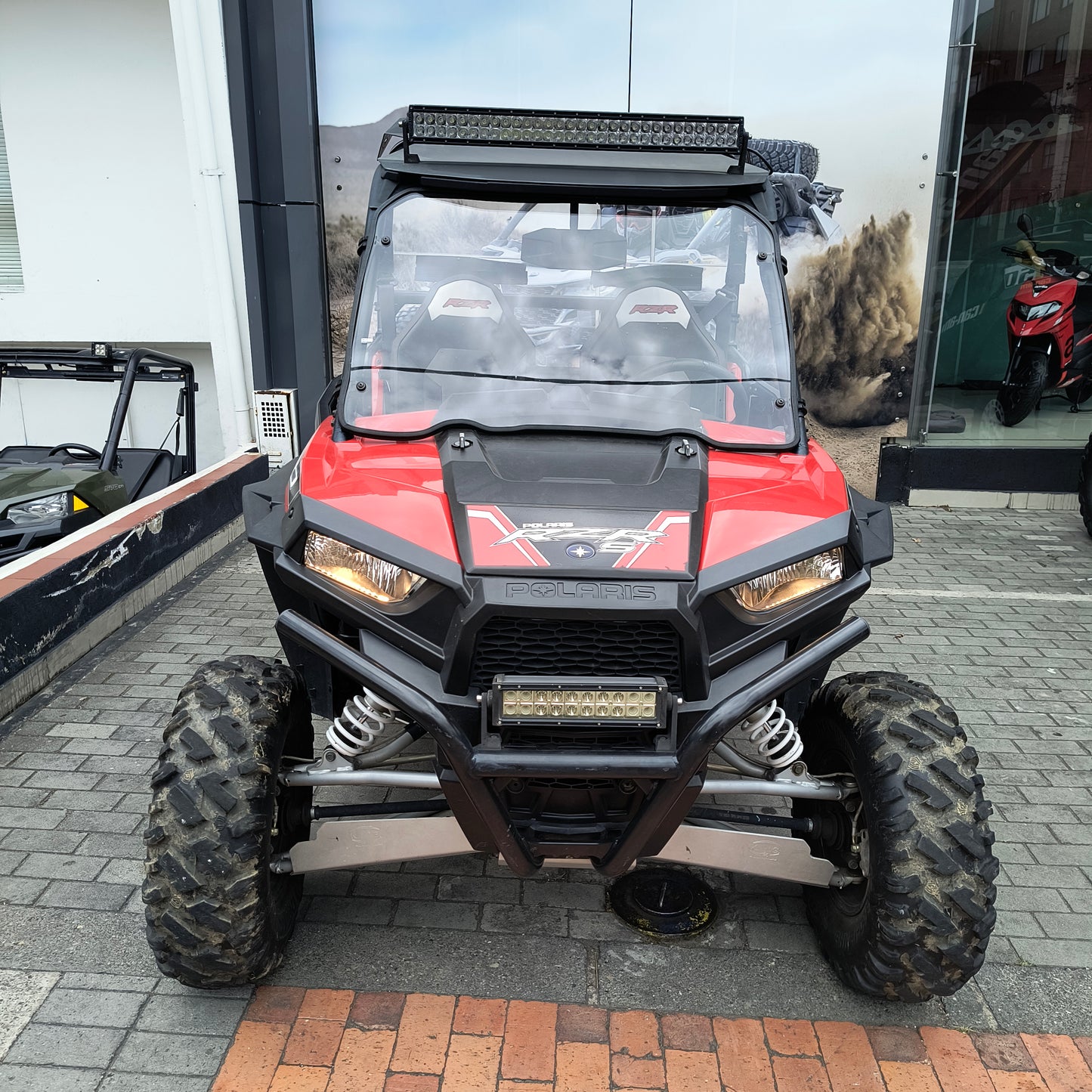 POLARIS RZR 900