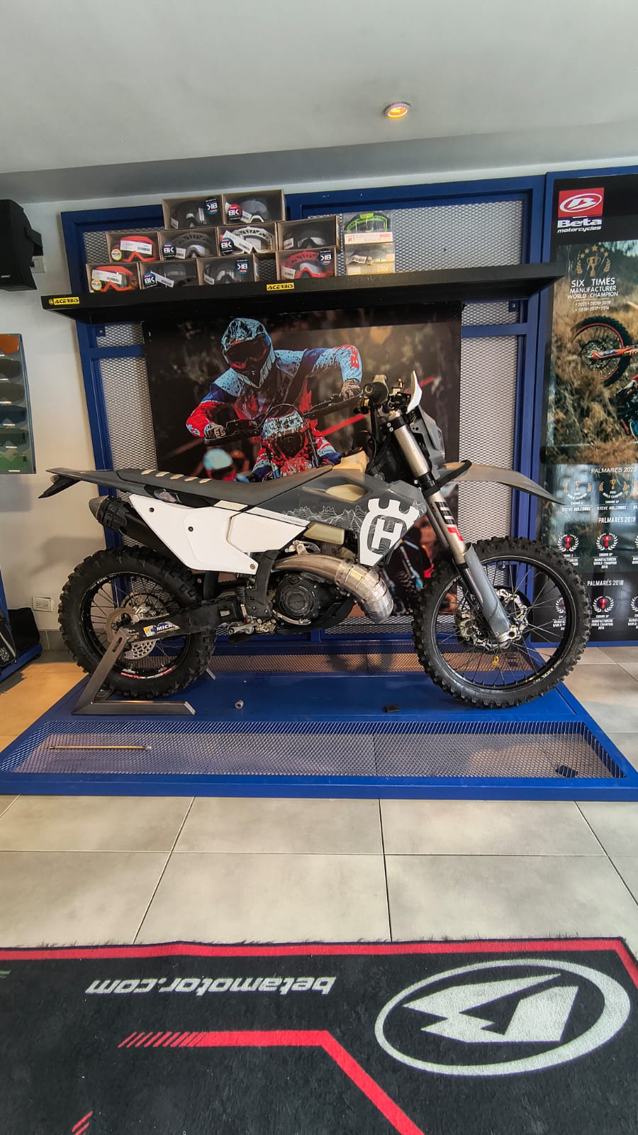 HUSQVARNA 300PRO 2025