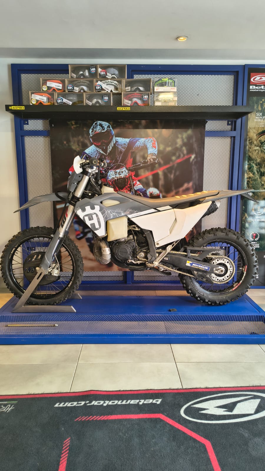 HUSQVARNA 300PRO 2025