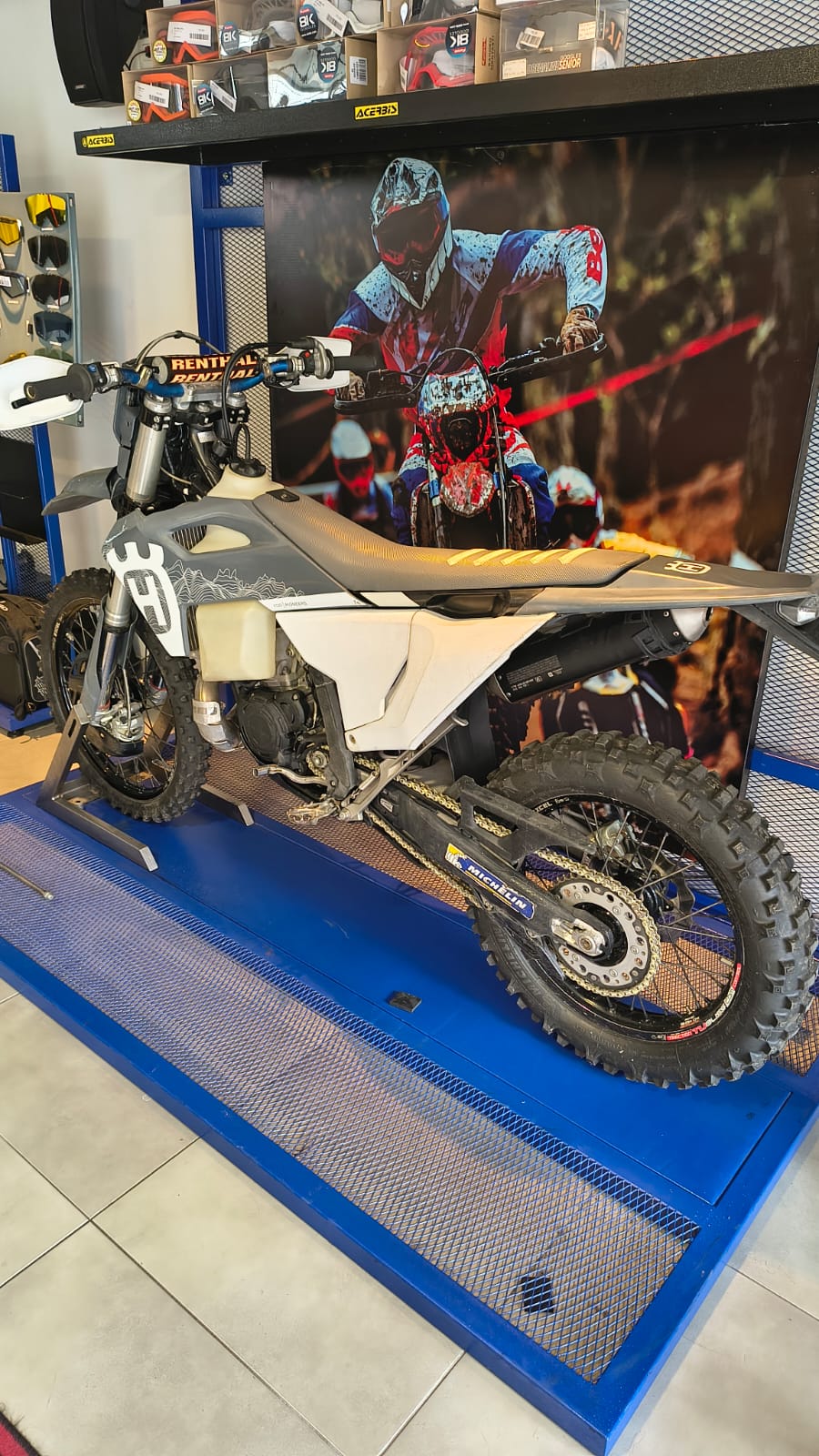 HUSQVARNA 300PRO 2025